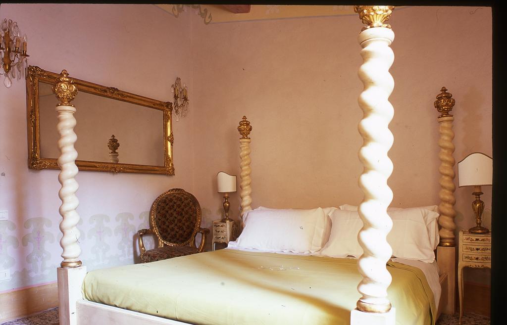 Locanda Pietrasantese B&B Пьетразанта Экстерьер фото