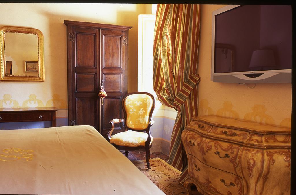 Locanda Pietrasantese B&B Пьетразанта Экстерьер фото