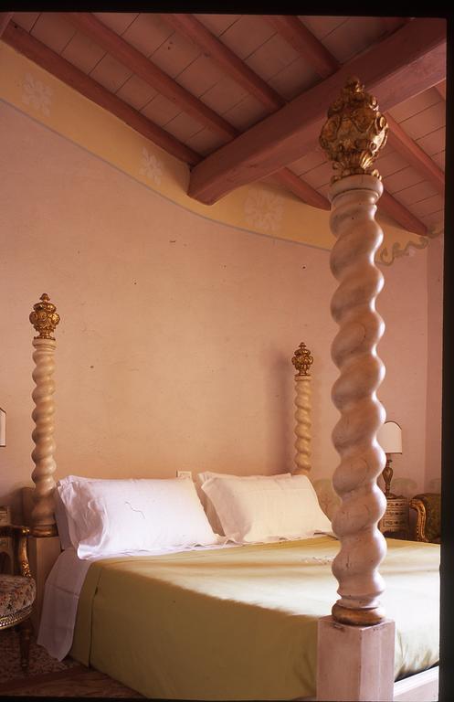 Locanda Pietrasantese B&B Пьетразанта Экстерьер фото