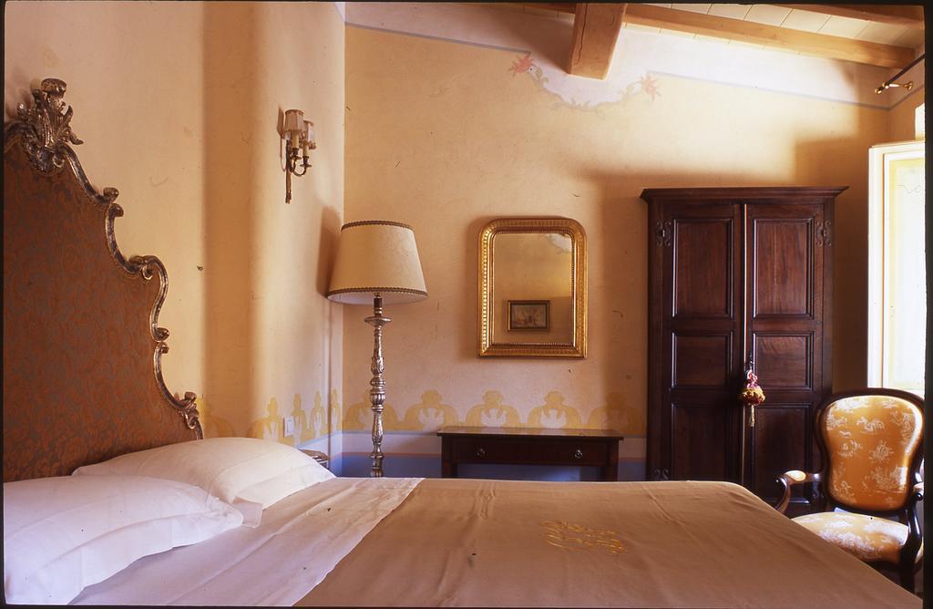 Locanda Pietrasantese B&B Пьетразанта Экстерьер фото